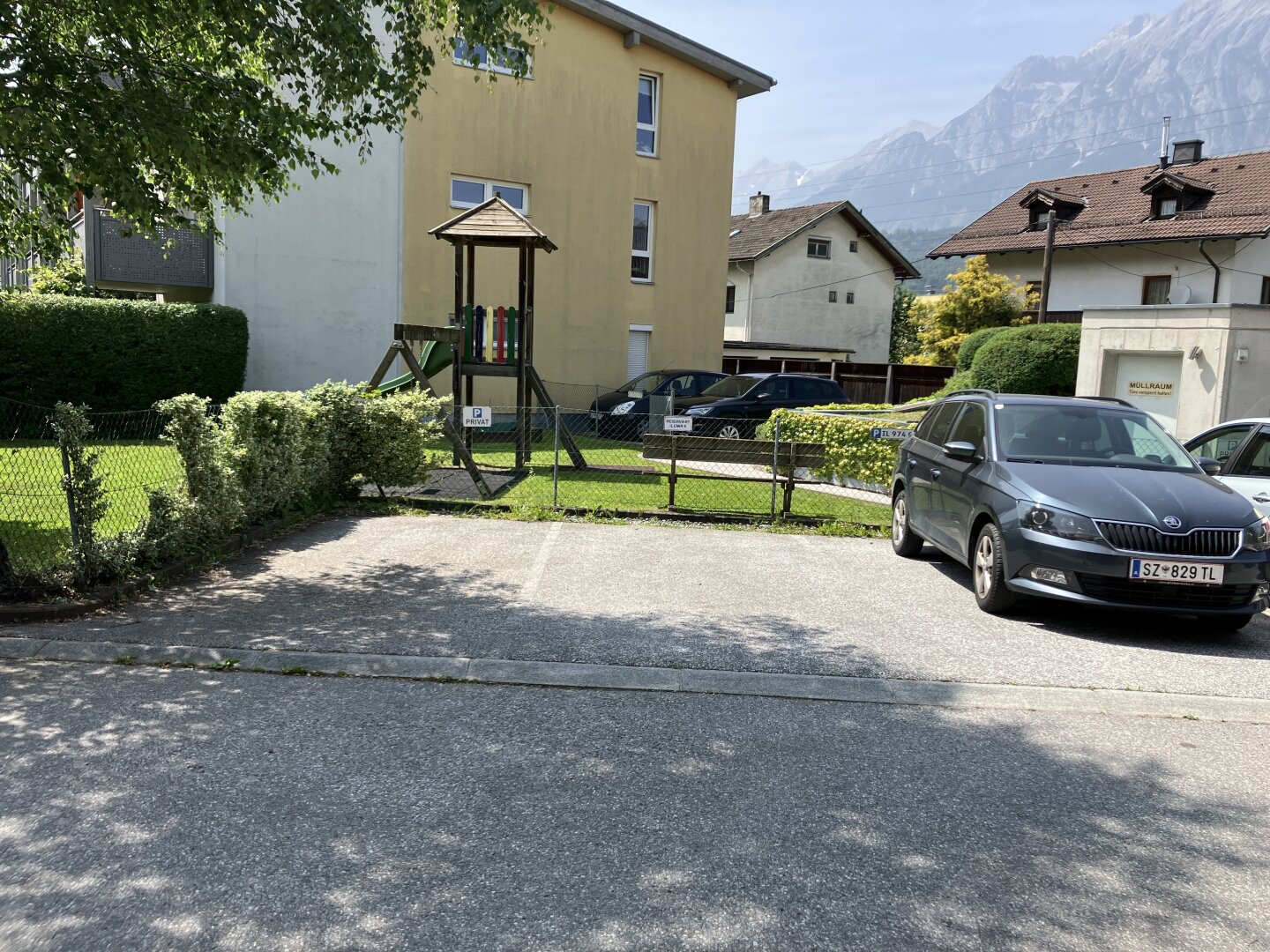 Auto Abstellplatz im Freien in Wattens