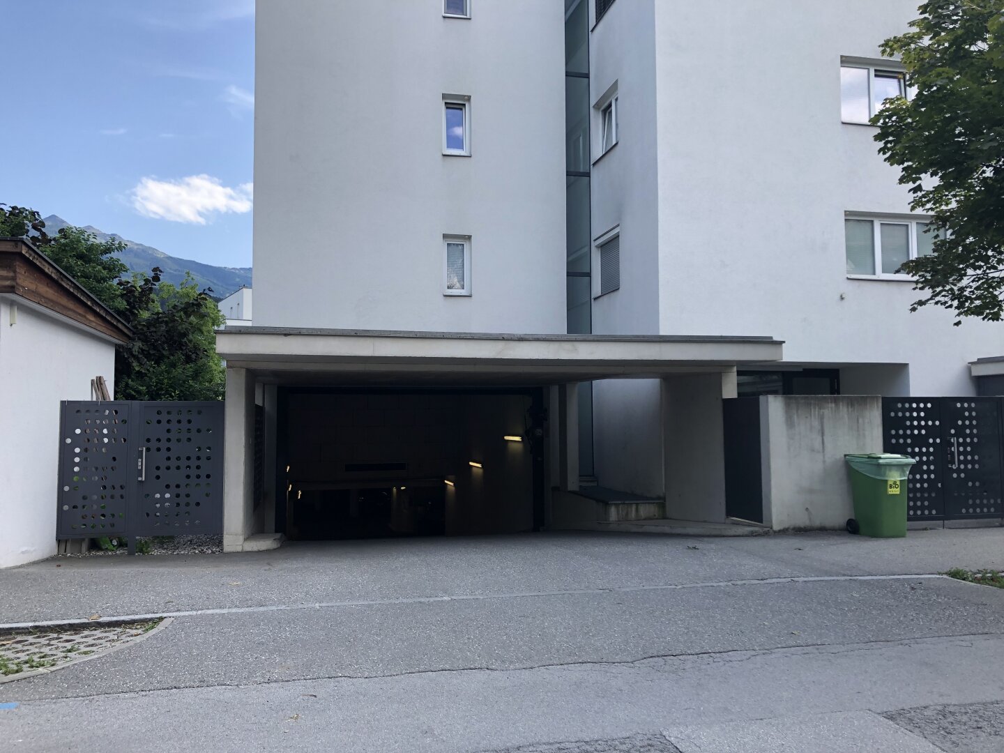 Tiefgaragenplatz Hall Schumacherweg / Straubstraße